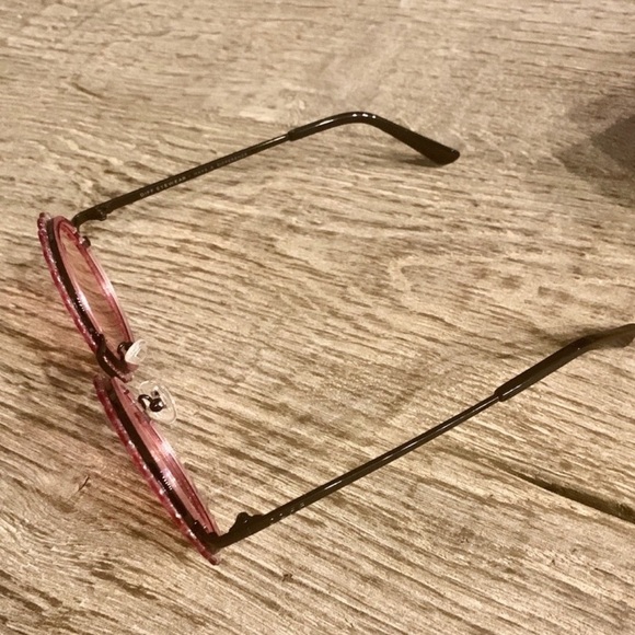 Diff Eyewear Dixie Pink Glitter Sunglasses. main image 4